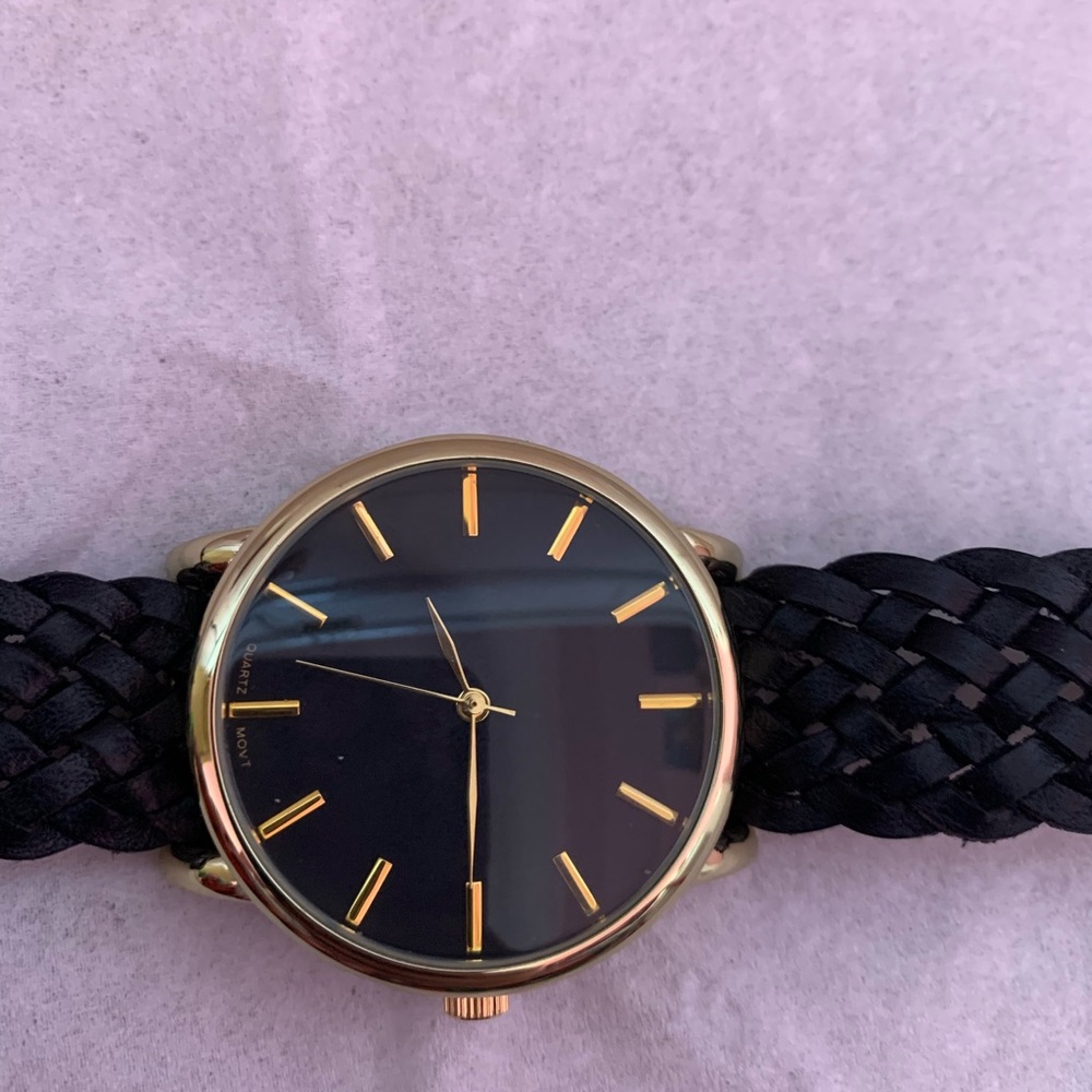 Watch - Picture 2 of 3